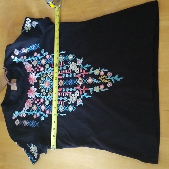 DRIFTWOOD Aztec Inspired Embroidered Top - Picture 4 of 8